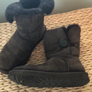 Ugg Bailey Boots Brown size 7